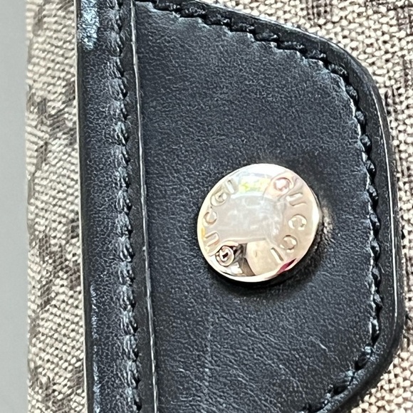 Authentic Gucci Messenger Bag - Picture 2 of 16